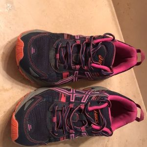 ASICS Gel Veture 5 running shoe